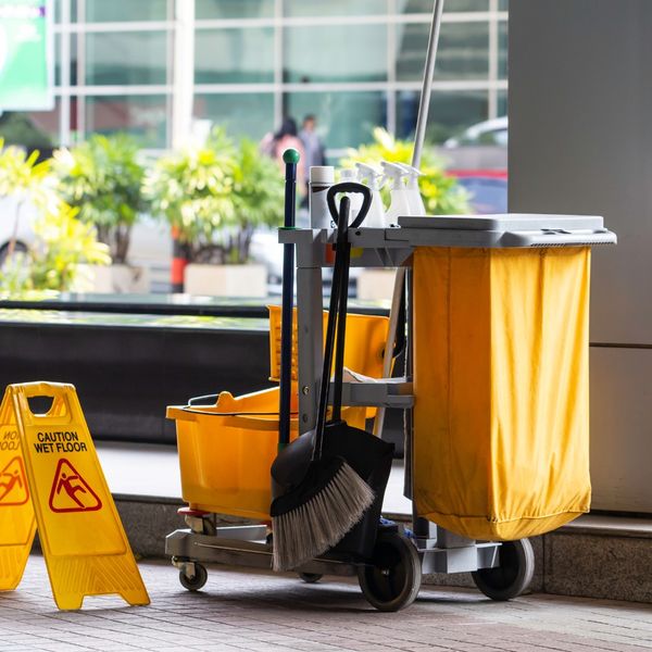 Importance of Hiring Professional Commercial Cleaners - Social Image 1080x1080  Image 2.jpg
