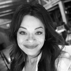 Julie-Molina.jpg