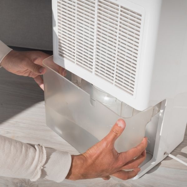 emptying dehumidifier emptying dehumidifier
