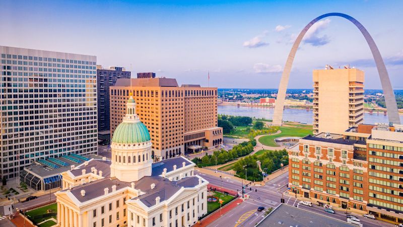 St. Louis skyline with arch