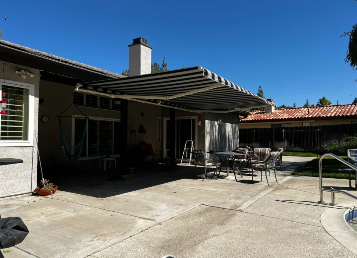 retractable awning in San Bernadino, CA.jpg