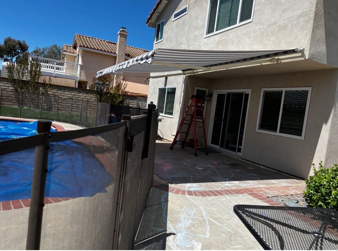 retractable awning.jpg