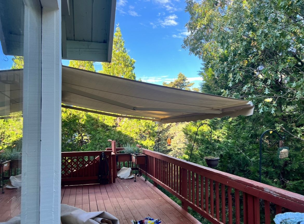 retractable awning in Southern California.jpg