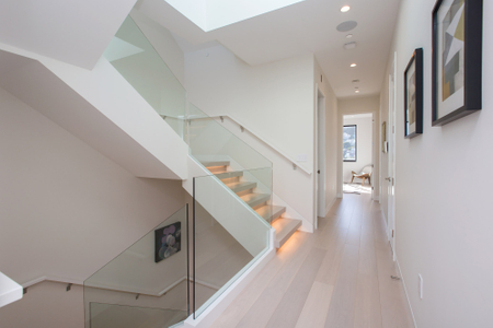 Images & examples of modern stairs, hardware & handrail brackets ...