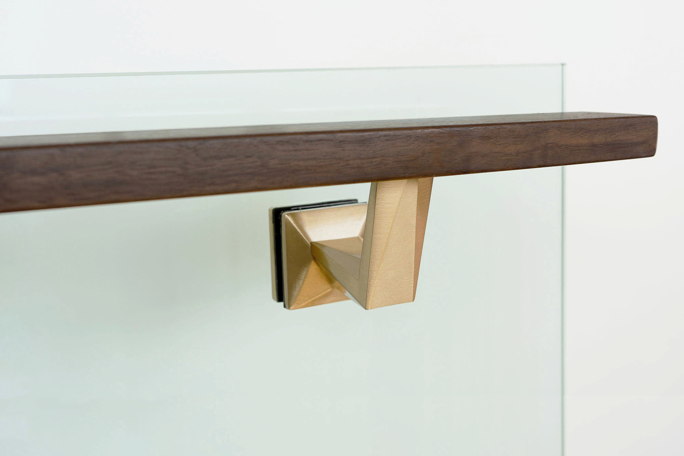 Modern-glass-mounted-brass-handrail-bracket