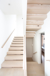 modern-white-staircase