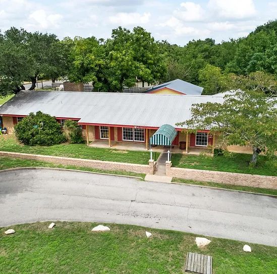 little hands building