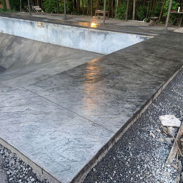 3 Alamode Concrete%E2%80%99s Guide to Choosing the Right Concrete Finish.jpg