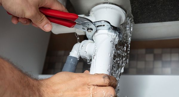 When Is the Right Time to Call an Emergency Plumbing Service.jpg