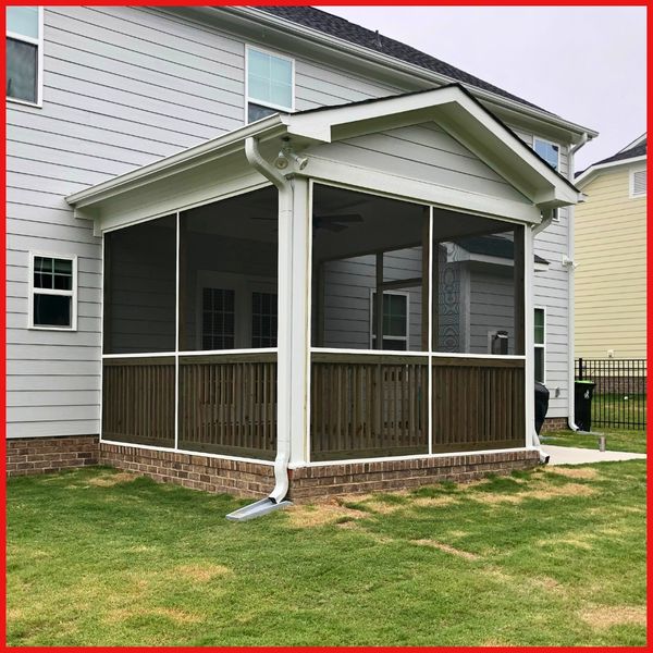Benefits of Adding a ScreenedIn Porch to Your Home-3.jpg
