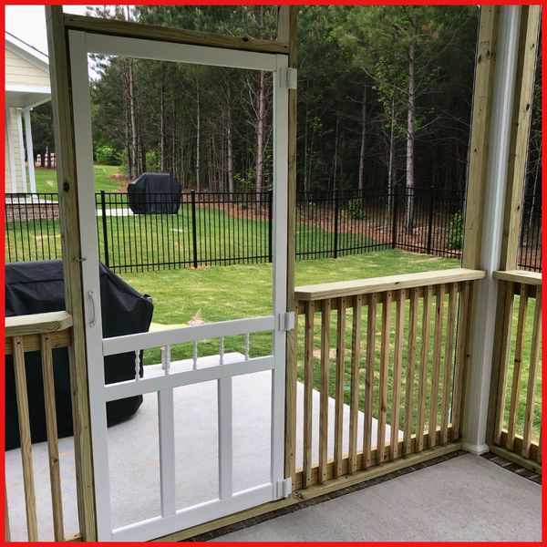 Benefits of Adding a ScreenedIn Porch to Your Home-4.jpg