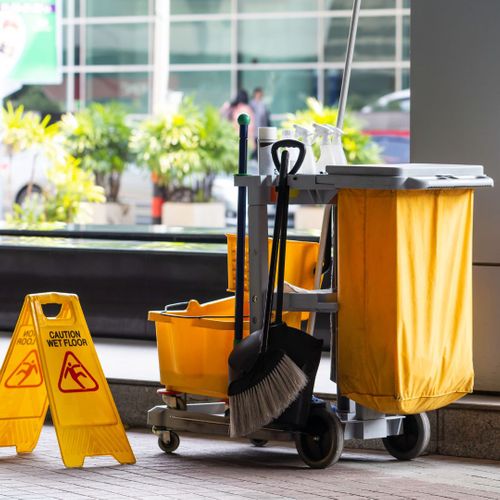 Outsourcing vs. In-House Janitorial Services_ Pros and Cons-image1.jpg