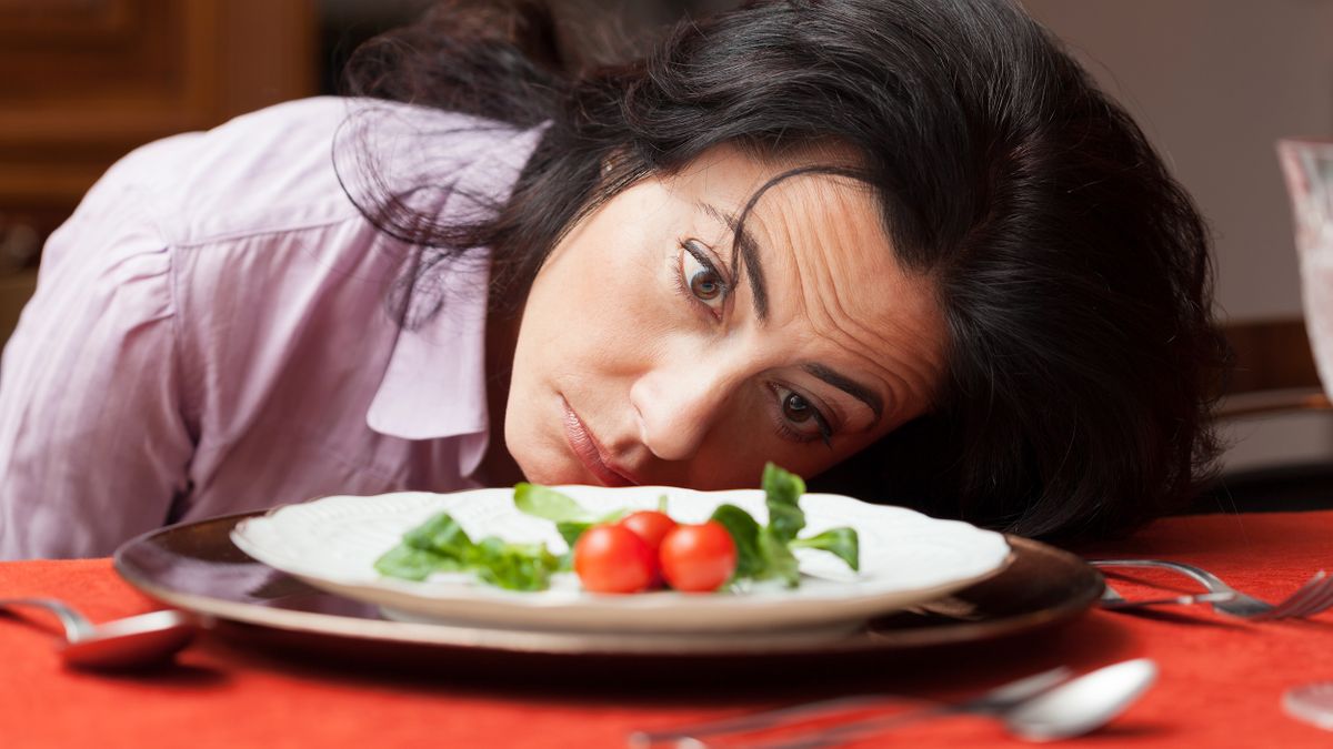 woman-salad-sad-diet-stock-today-161110-tease.jpeg