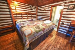 Cabin-5-bedroom-1-5b5f84950a967-1140x759.jpg
