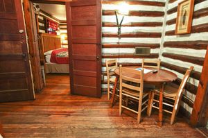 Cabin-8-dining-area-5b563bd6c8051-1140x758.jpg