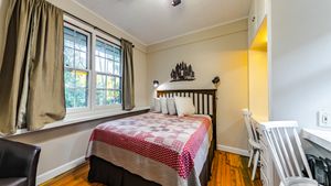 Log Cabin Asheville NC, Log Cabin Motor Court, Cabins Weaverville NC, Asheville Cottages, The Log Cabin Motor Court