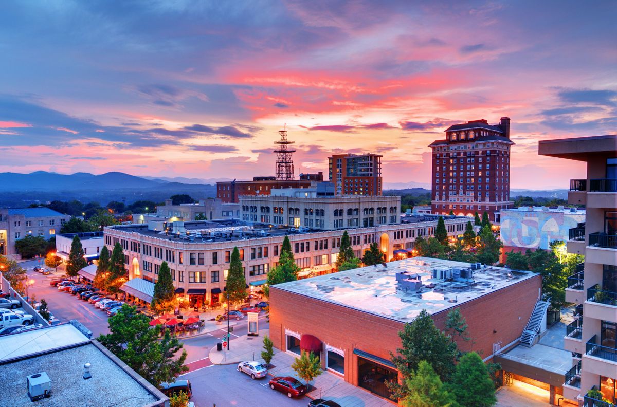 Restaurants in Downtown Asheville to eat at while staying at the Log Cabin Motor Court