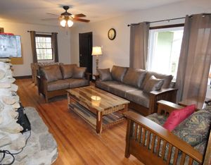 328-living-room-2-5c3f44c06faf1.jpg