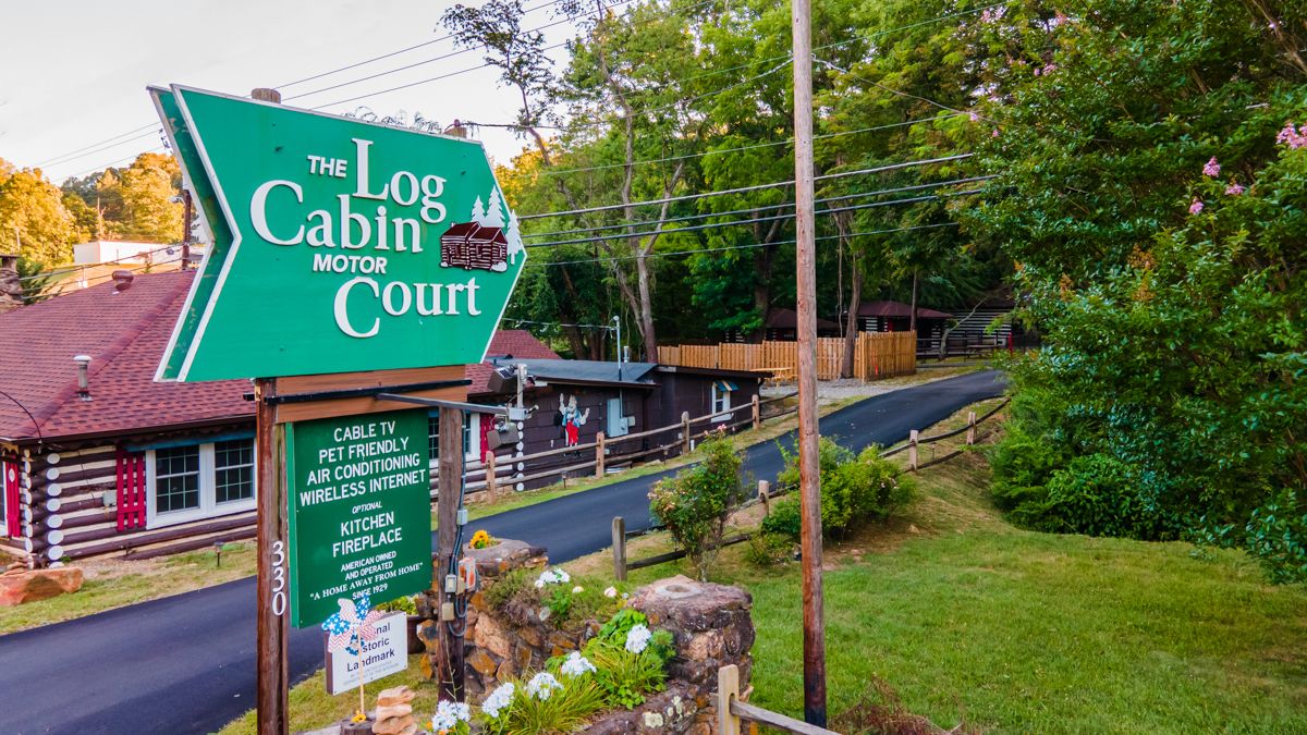 Welcome to the Asheville NC Log Cabin Motor Court, historic lodges in Asheville NC to rent on your next vacation to the Blue Ridge Mountains