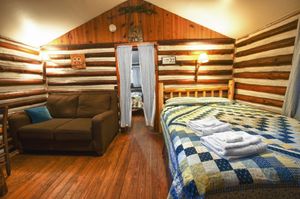 Cabin-18-living-bedroom-1a-5b5f536a53685-1140x758.jpg