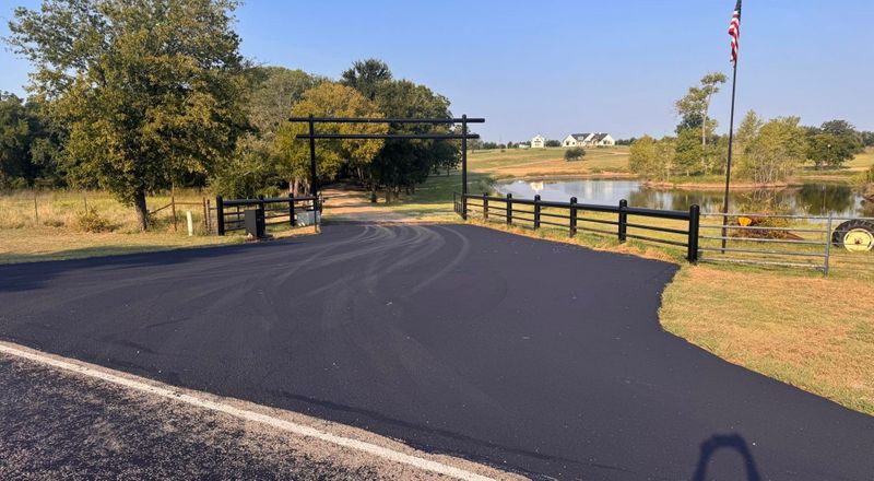Hero How Often Should You Seal Coat Your Asphalt in the Texas Heat.jpg