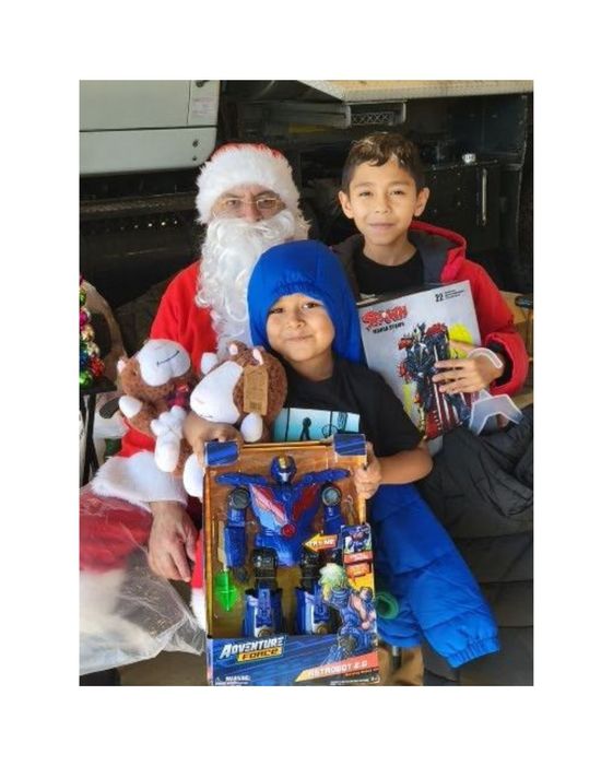 Posadas-santa-2-kids.jpg
