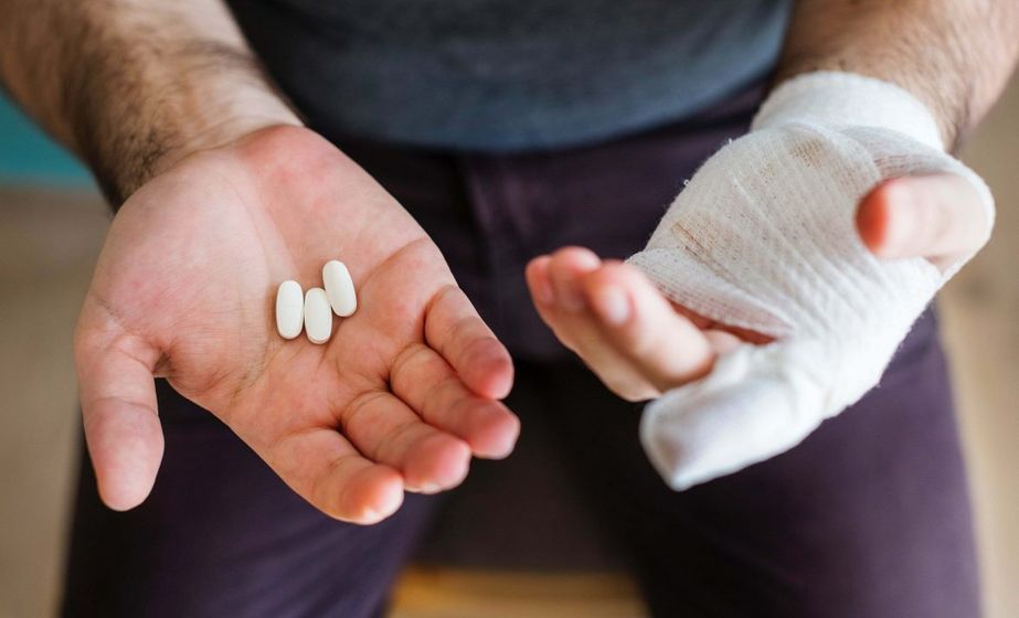 bandage-close-up-drugs