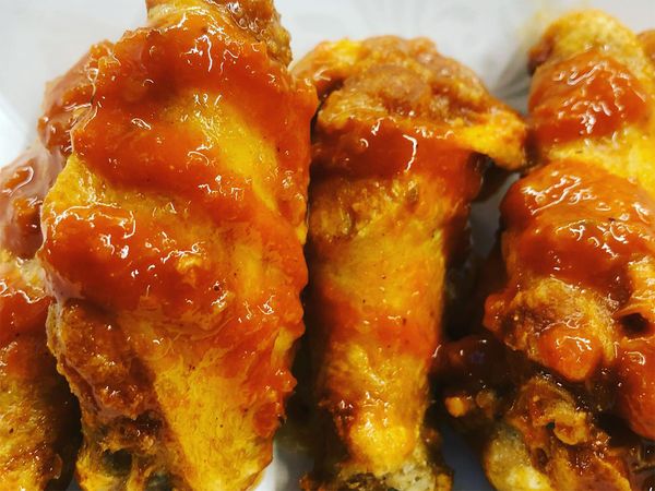 chicken wings with hot sauce