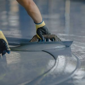 epoxy flooring being installed