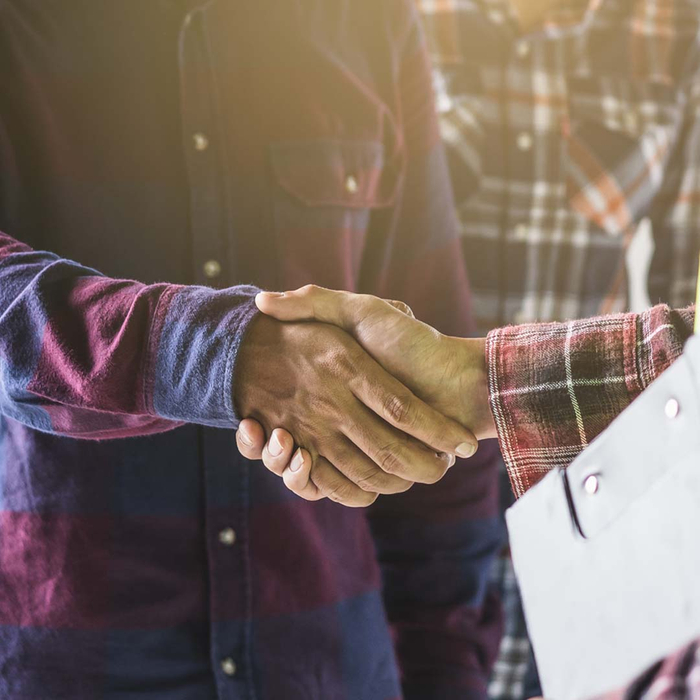 handshake between 2 people