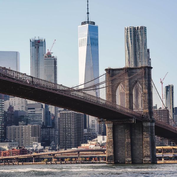 new york skyline and bridge to airport