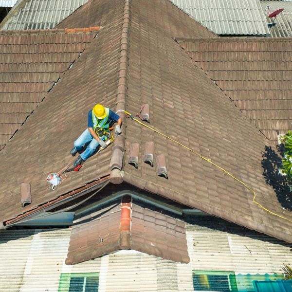 How To Choose a Reliable Roofing Contractor - Image 2.jpg