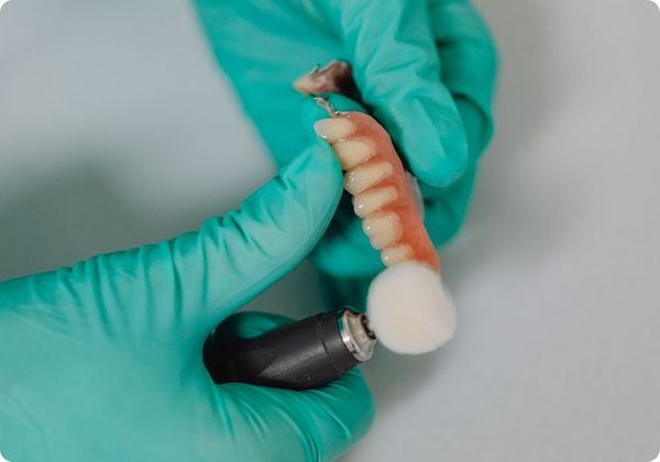 polishing dental implant polishing dental implant