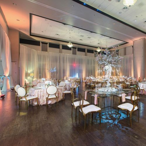 ballroom dinner tables