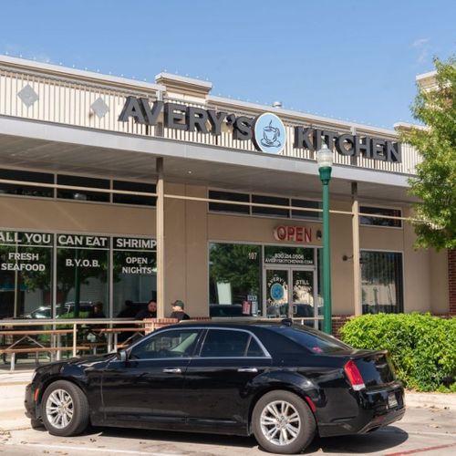 Avery's Kitchen front sign