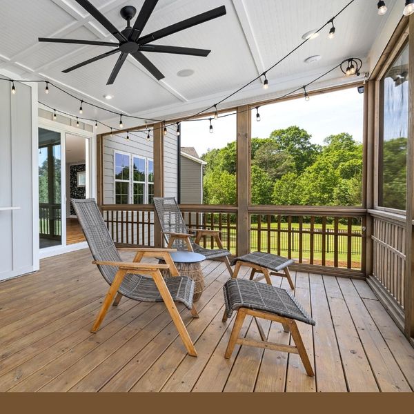 beautiful spacious porch, ceiling fan, hanging lightst