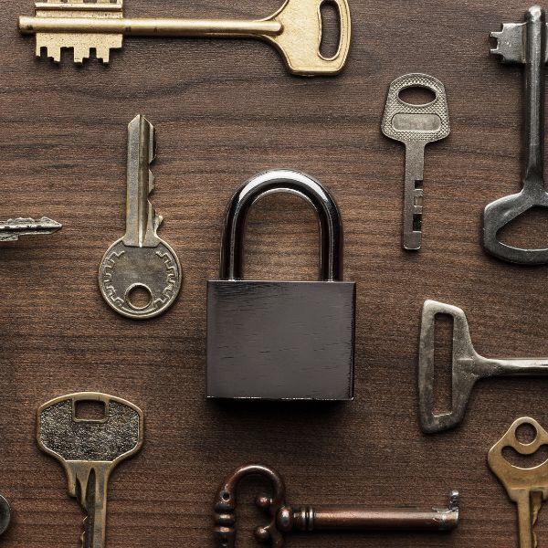 keys and a lock vaultig3.jpg