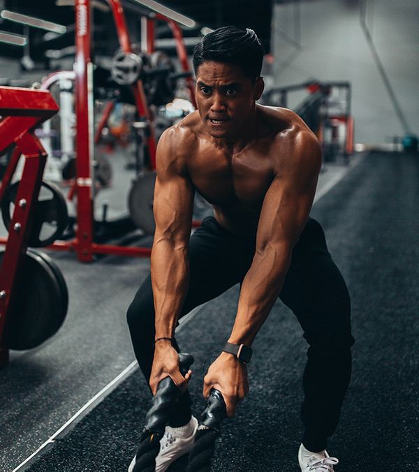 An athletic man doing crossfit