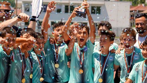 Blog Hero - Building Cohesion and Trust in Sports Teams.jpg