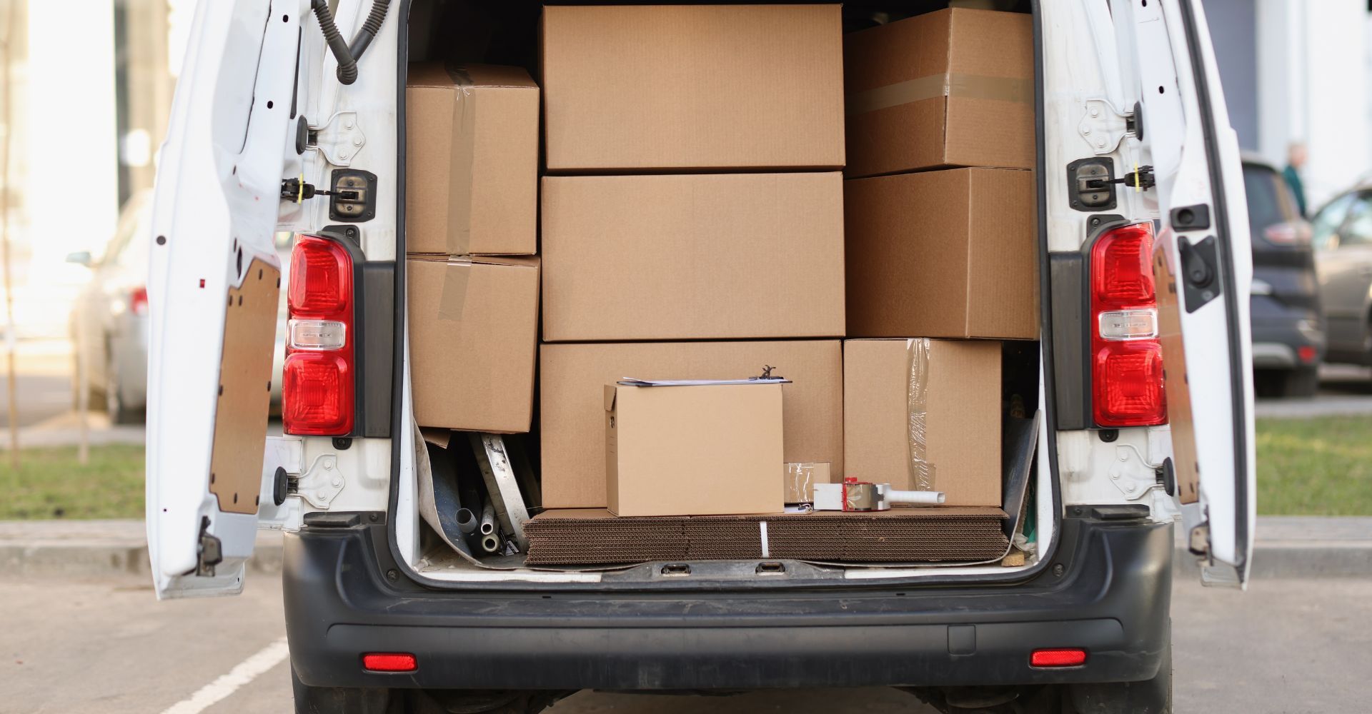 M35918 - Content Marketing Blitz - 4 Reasons To Hire A Moving Company For Your Out Of State Move.jpg
