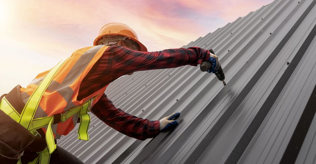 M27309 - Blog - Steps to Obtaining a Roofing License in Illinois Hero.jpg