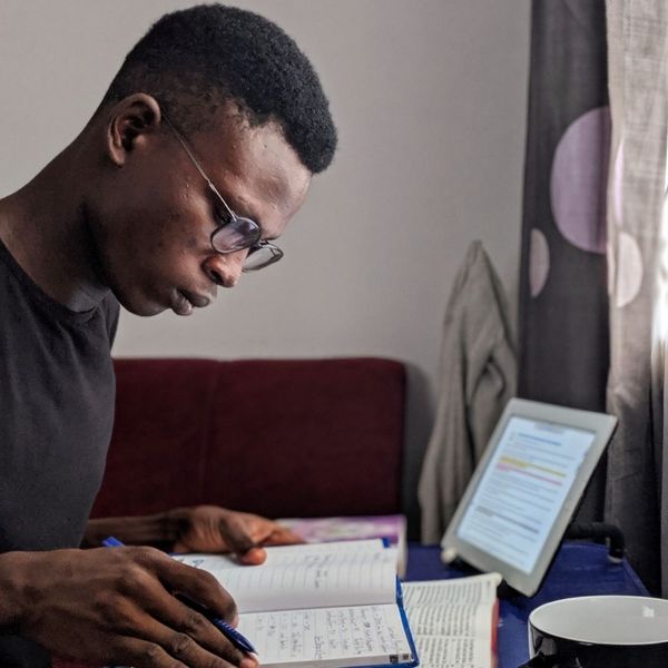 man studying for roofing exam
