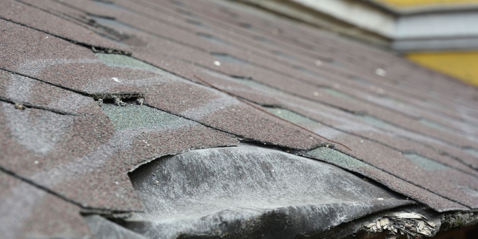 M34253 - American Prime Roofing - feature - When Is It Time for a New Roof.jpg