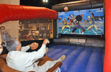 Arm-Chair-Football-1-WEB-170127-588b6e54ecd0d.gif