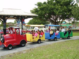Trackless-Train-170127-588b731b26f6d.jpg