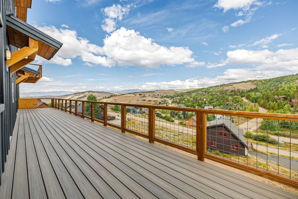 68b31b_74 Deer Trail.jpg