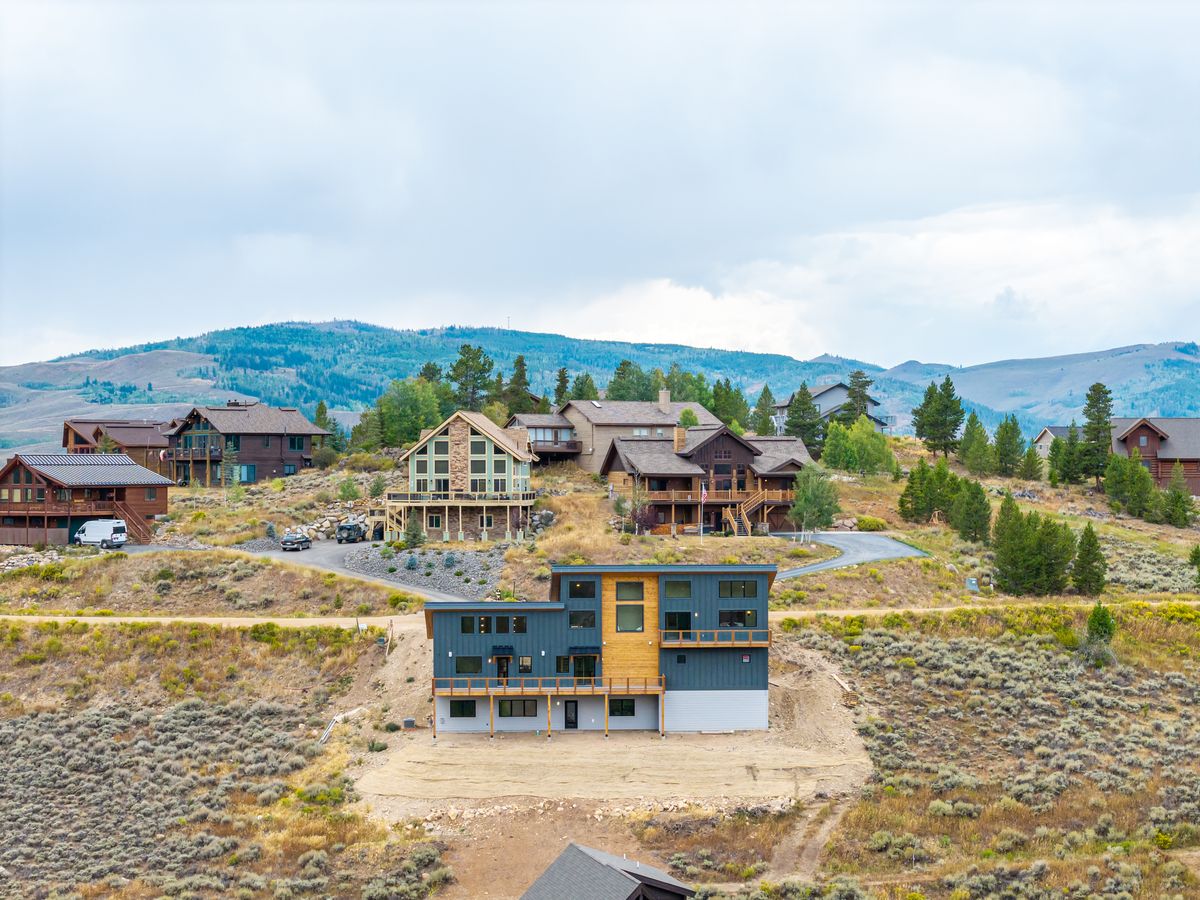 68b31b_81 Deer Trail.jpg