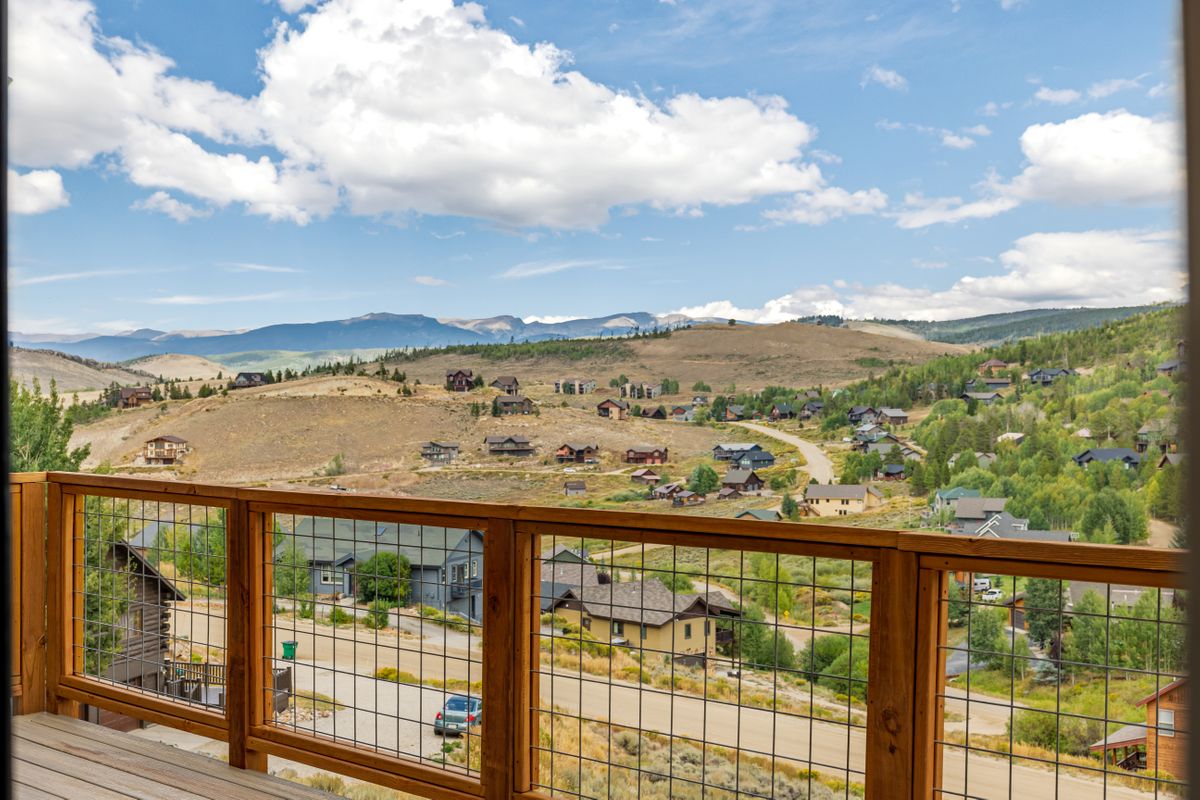 68b31b_76 Deer Trail.jpg