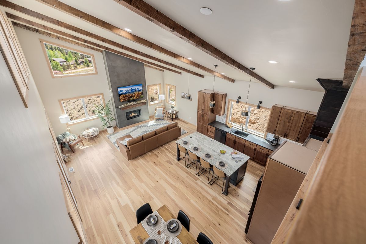 68b31b_64 Deer Trail.jpg