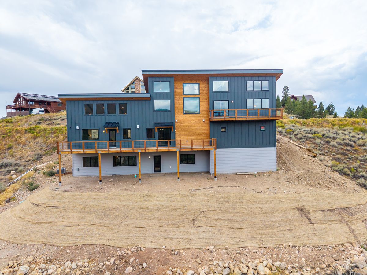 68b31b_77 Deer Trail.jpg